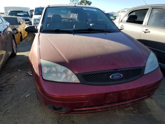 1FAHP34N05W197512 - 2005 FORD FOCUS ZX4 RED photo 5