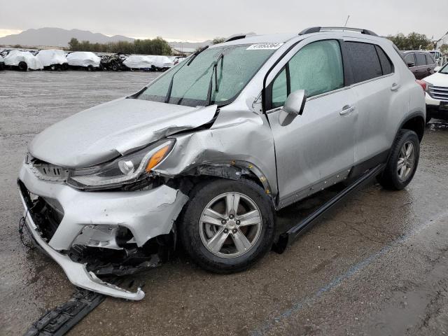 KL7CJPSB5JB669644 - 2018 CHEVROLET TRAX 1LT SILVER photo 1