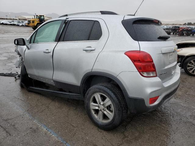 KL7CJPSB5JB669644 - 2018 CHEVROLET TRAX 1LT SILVER photo 2