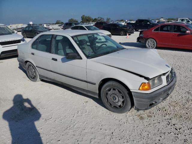 WBACA6328RFK63435 - 1994 BMW 318 I AUTOMATIC WHITE photo 4
