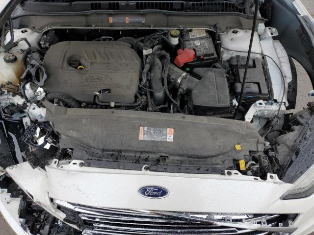 3FA6P0HD6JR204709 - 2018 FORD FUSION SE WHITE photo 11