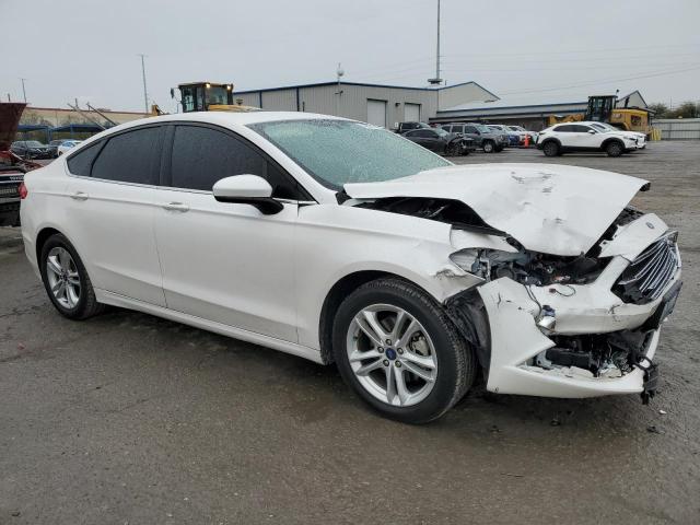 3FA6P0HD6JR204709 - 2018 FORD FUSION SE WHITE photo 4