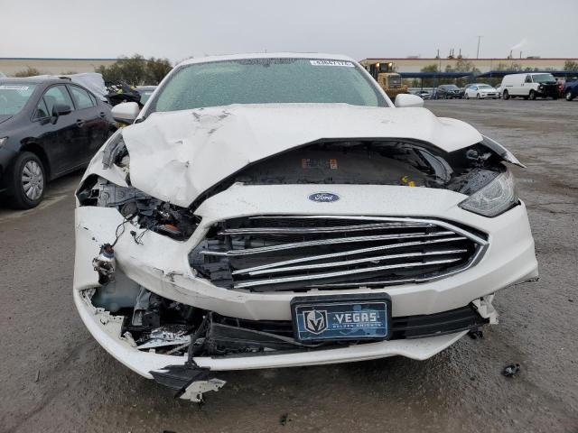 3FA6P0HD6JR204709 - 2018 FORD FUSION SE WHITE photo 5