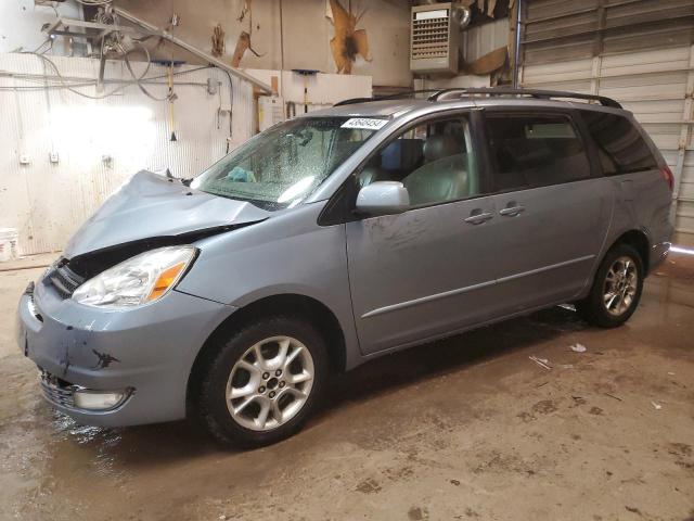 2004 TOYOTA SIENNA XLE, 