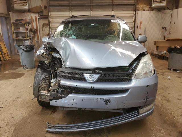 5TDBA22C64S012875 - 2004 TOYOTA SIENNA XLE BLUE photo 5