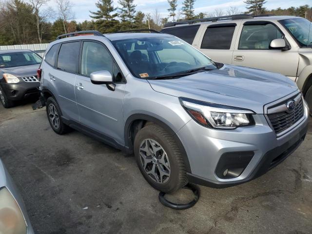 JF2SKAGC8KH550402 - 2019 SUBARU FORESTER PREMIUM SILVER photo 4