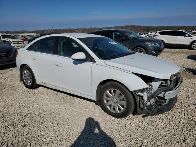 1G1PF5S96B7199340 - 2011 CHEVROLET CRUZE LT WHITE photo 4