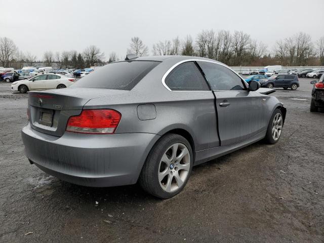 WBAUP7C5XAVK77446 - 2010 BMW 128 I GRAY photo 3