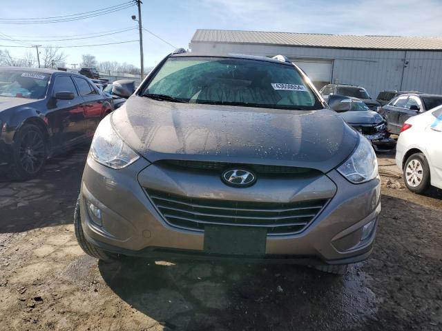 KM8JU3AC2DU598072 - 2013 HYUNDAI TUCSON GLS GRAY photo 5