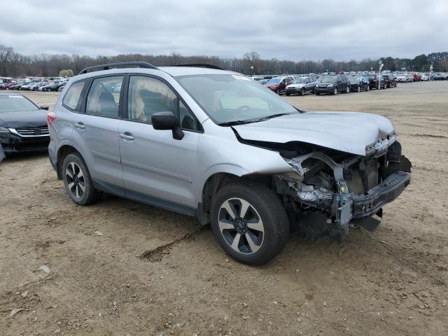 JF2SJABC5JH593197 - 2018 SUBARU FORESTER 2.5I SILVER photo 4