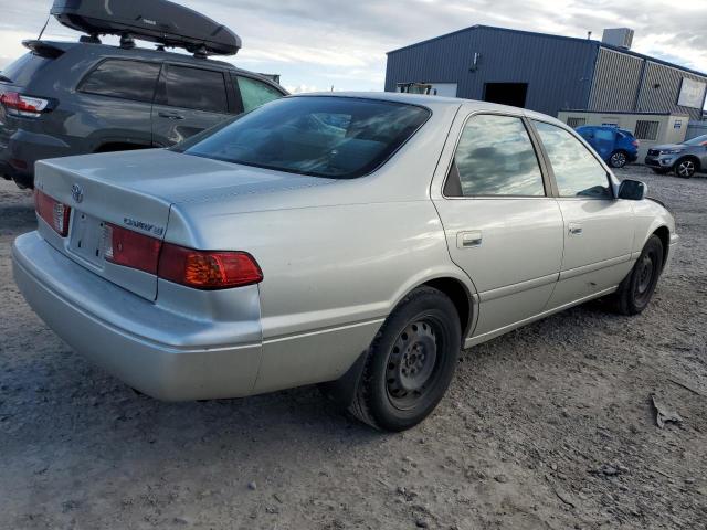 JT2BG22K9Y0518319 - 2000 TOYOTA CAMRY CE SILVER photo 3