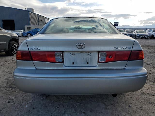 JT2BG22K9Y0518319 - 2000 TOYOTA CAMRY CE SILVER photo 6