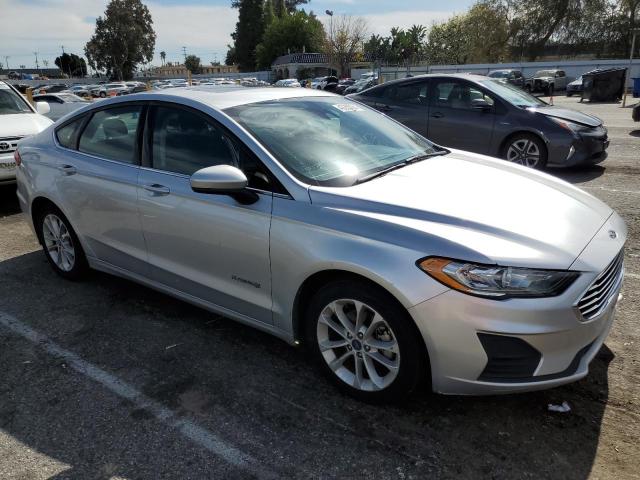 3FA6P0LU7KR121816 - 2019 FORD FUSION SE SILVER photo 4