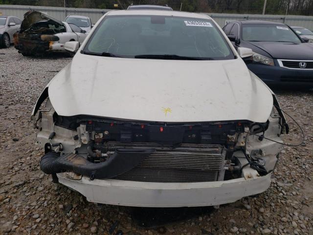 1G11D5RR9DF110810 - 2013 CHEVROLET MALIBU 1LT თეთრი ფოტო 5