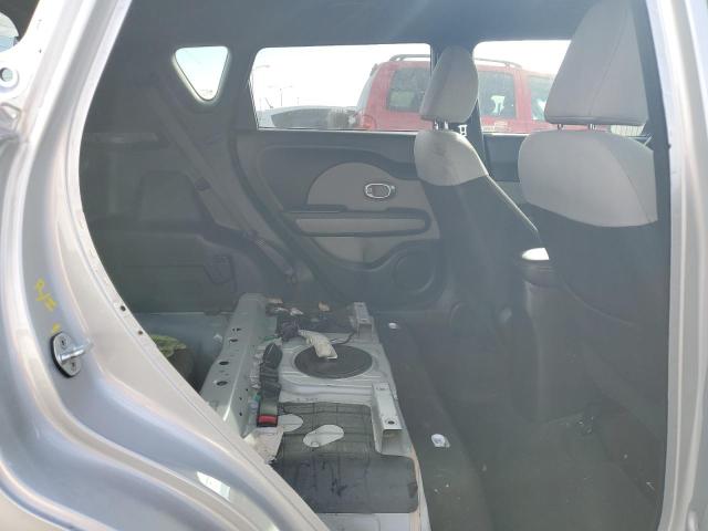 KNDJP3A50E7704077 - 2014 KIA SOUL + SILVER photo 10