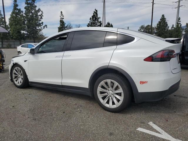 5YJXCBE2XHF041812 - 2017 TESLA MODEL X WHITE photo 2