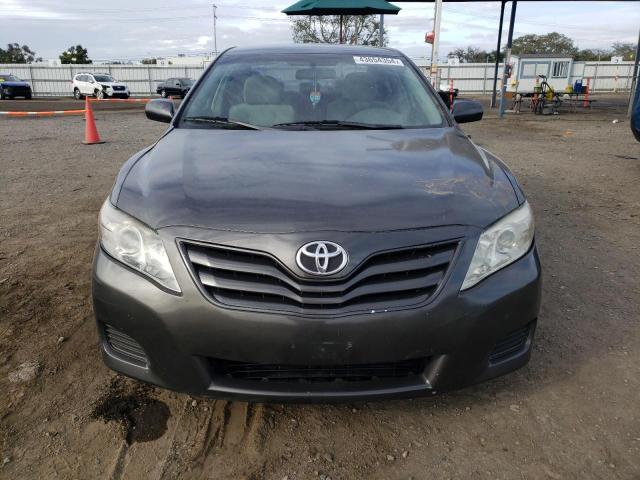 4T4BF3EKXAR077926 - 2010 TOYOTA CAMRY BASE GRAY photo 5