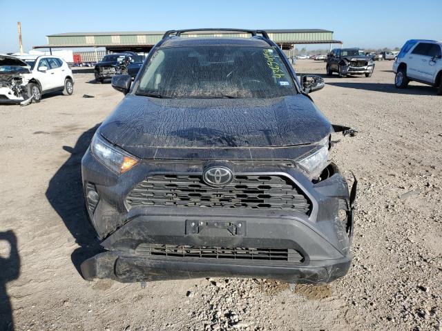 2T3C1RFV4LW091677 - 2020 TOYOTA RAV4 XLE PREMIUM GRAY photo 5