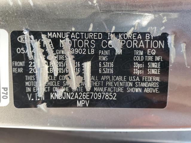 KNDJN2A26E7097852 - 2014 KIA SOUL GRAY photo 12