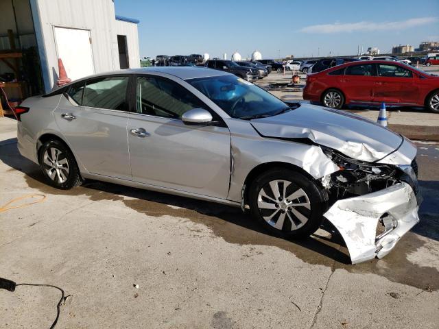 1N4BL4BVXNN300659 - 2022 NISSAN ALTIMA S SILVER photo 4