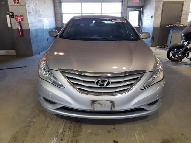 5NPEB4AC2CH490576 - 2012 HYUNDAI SONATA GLS SILVER photo 5