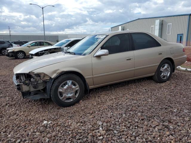 JT2BG28KXY0512066 - 2000 TOYOTA CAMRY 4D 2 LE GOLD photo 1