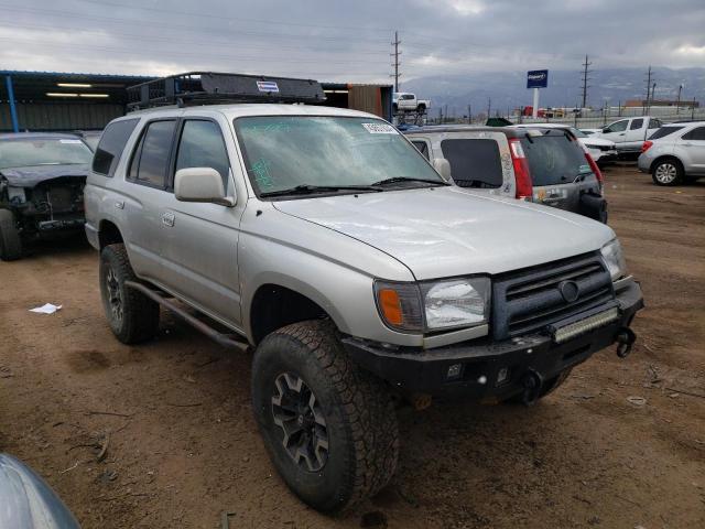 JT3HN86R4X0196337 - 1999 TOYOTA 4RUNNER SR5 SILVER photo 4