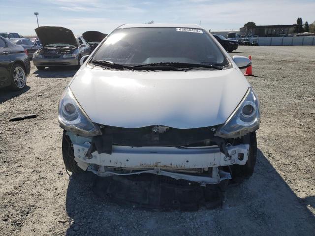 JTDKDTB31G1127298 - 2016 TOYOTA PRIUS C WHITE photo 5