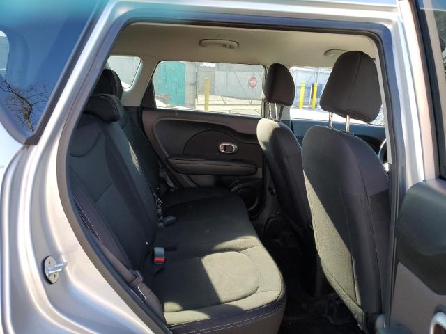 KNDJN2A27K7697226 - 2019 KIA SOUL SILVER photo 10