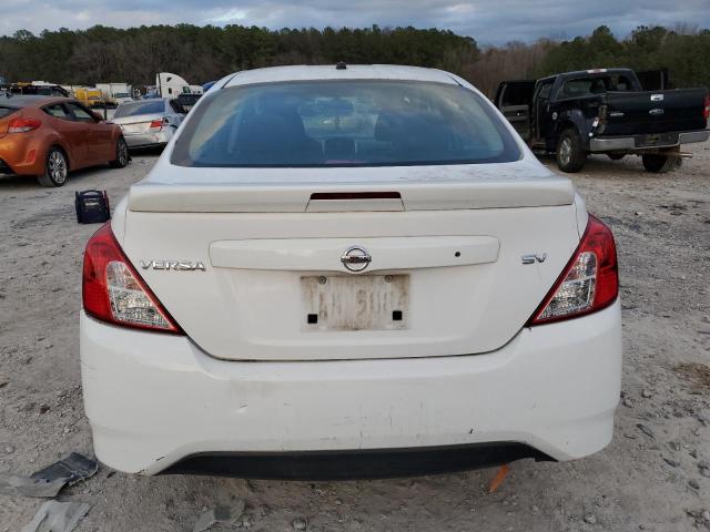 3N1CN7AP7JL845972 - 2018 NISSAN VERSA S WHITE photo 6