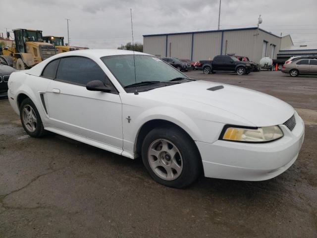 1FAFP4042YF253111 - 2000 FORD MUSTANG WHITE photo 4