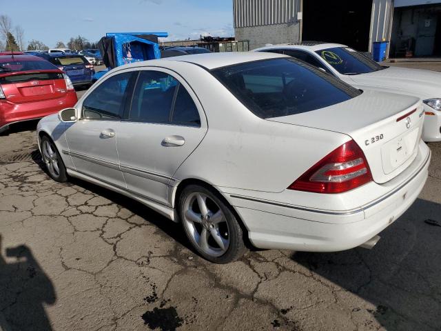 WDBRF40J75A685782 - 2005 MERCEDES-BENZ C 230K SPORT SEDAN WHITE photo 2