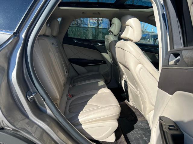 5LMTJ3DH8HUL46421 - 2017 LINCOLN MKC RESERVE TAN photo 6