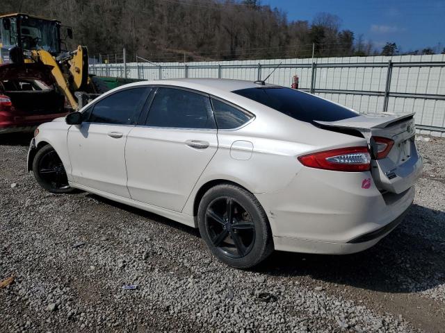 3FA6P0H76GR150069 - 2016 FORD FUSION SE WHITE photo 2