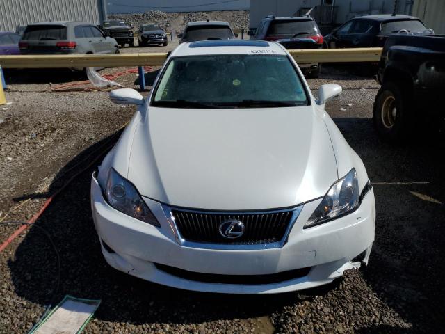 JTHBK262792091128 - 2009 LEXUS IS 250 WHITE photo 5