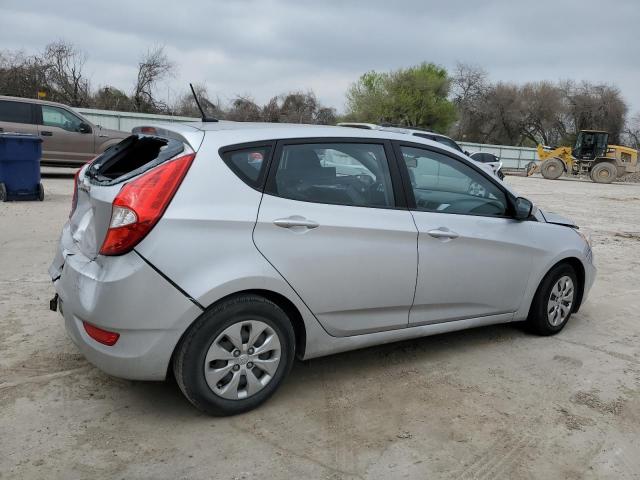 KMHCT5AE8GU243999 - 2016 HYUNDAI ACCENT SE SILVER photo 3