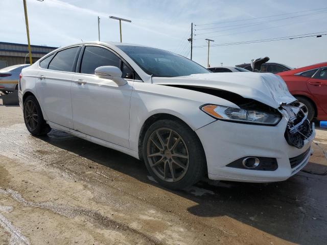 3FA6P0H7XGR135977 - 2016 FORD FUSION SE WHITE photo 4