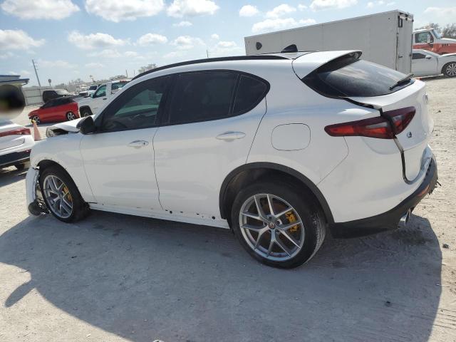 ZASPAKBN4K7C50293 - 2019 ALFA ROMEO STELVIO TI WHITE photo 2