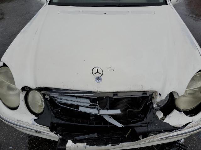 WDBUF65J94A552745 - 2004 MERCEDES-BENZ E 320 WHITE photo 11