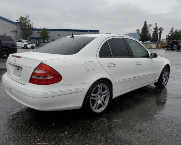 WDBUF65J94A552745 - 2004 MERCEDES-BENZ E 320 WHITE photo 3