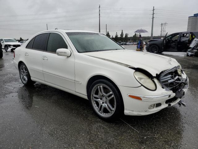 WDBUF65J94A552745 - 2004 MERCEDES-BENZ E 320 WHITE photo 4