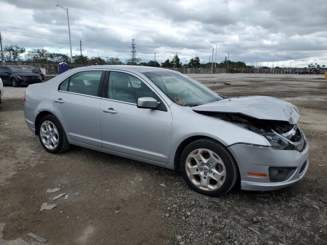 3FAHP0HA6AR287668 - 2010 FORD FUSION SE SILVER photo 4