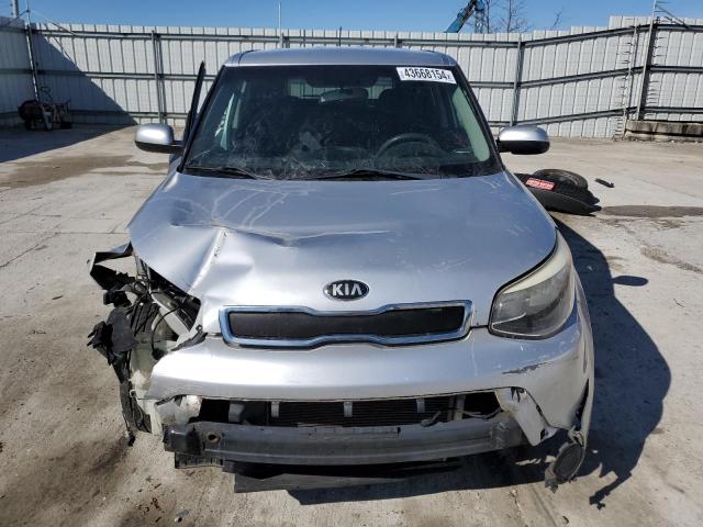 KNDJN2A24E7703732 - 2014 KIA SOUL SILVER photo 5