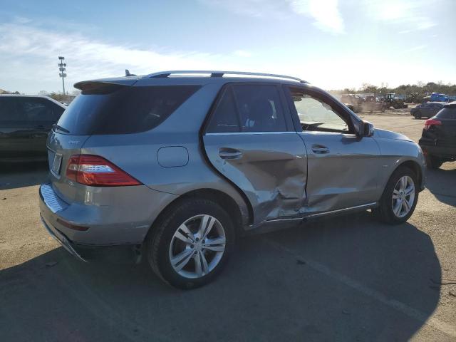 4JGDA5HB5CA030722 - 2012 MERCEDES-BENZ ML 350 4MATIC GRAY photo 3