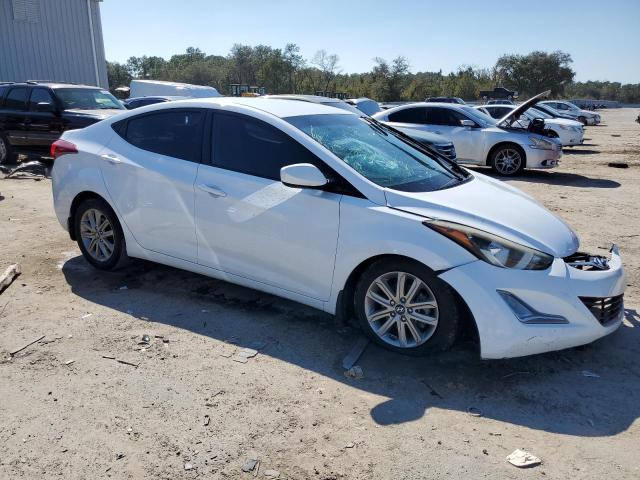 5NPDH4AEXFH633094 - 2015 HYUNDAI ELANTRA SE WHITE photo 4