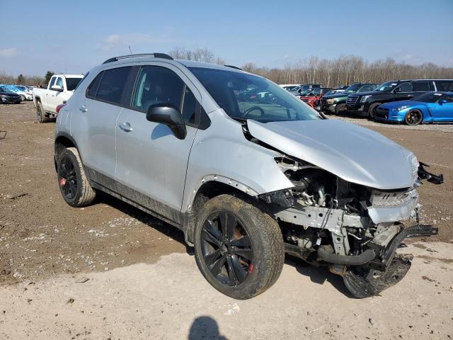 3GNCJPSB2KL193959 - 2019 CHEVROLET TRAX 1LT SILVER photo 4