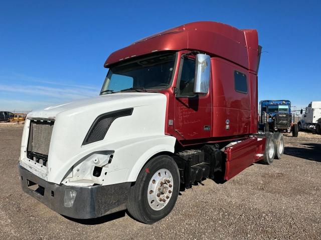 4V4NC9EH9DN145289 - 2013 VOLVO VN VNL RED photo 2