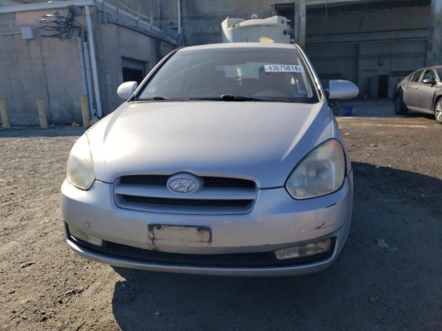 KMHCM36C08U092568 - 2008 HYUNDAI ACCENT GS SILVER photo 5