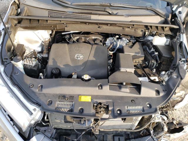 5TDJZRFH1KS592861 - 2019 TOYOTA HIGHLANDER SE SILVER photo 12