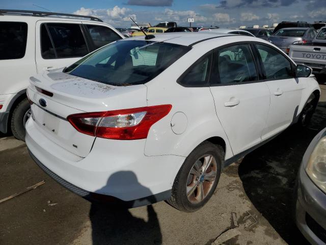 1FADP3F28DL285581 - 2013 FORD FOCUS SE WHITE photo 3